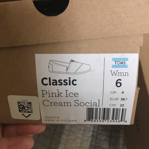 TOMS CLASSICS - Picture 2 of 2